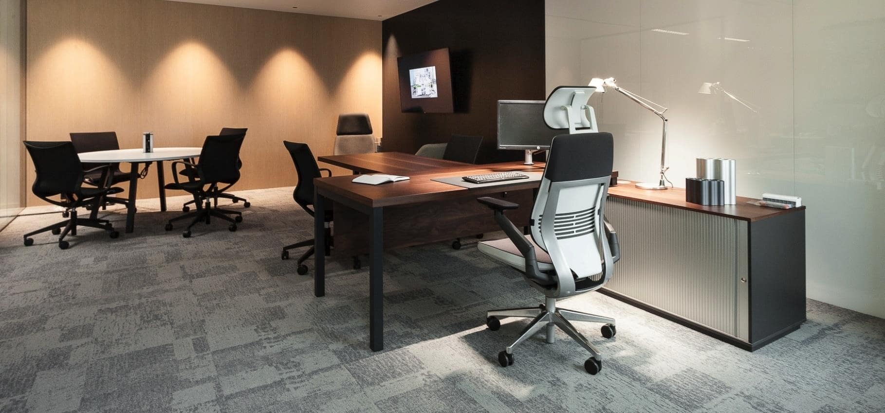 Офисная мебель как инструмент управления пространством и временем