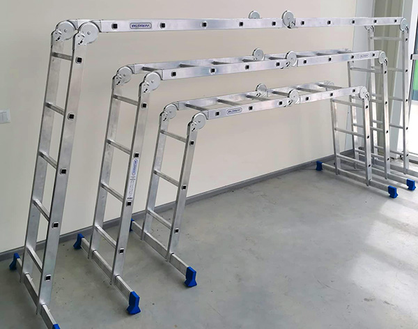 Драбини шарнірні: універсальний інструмент для роботи вдома і на виробництві