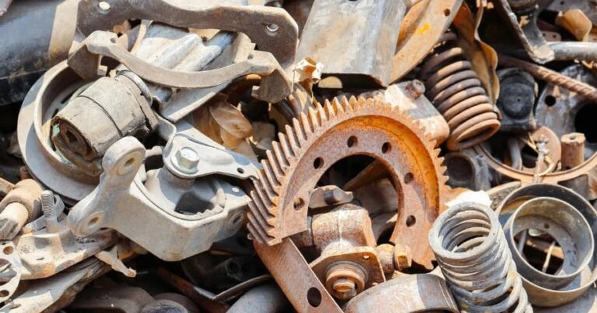 Скупка металобрухту Дніпро: як заробити на тому, що заважає