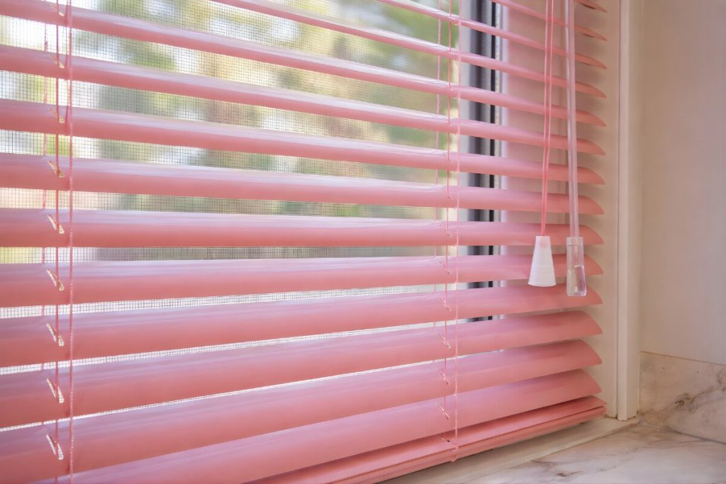 Які жалюзі краще обрати для квартири у Рівному